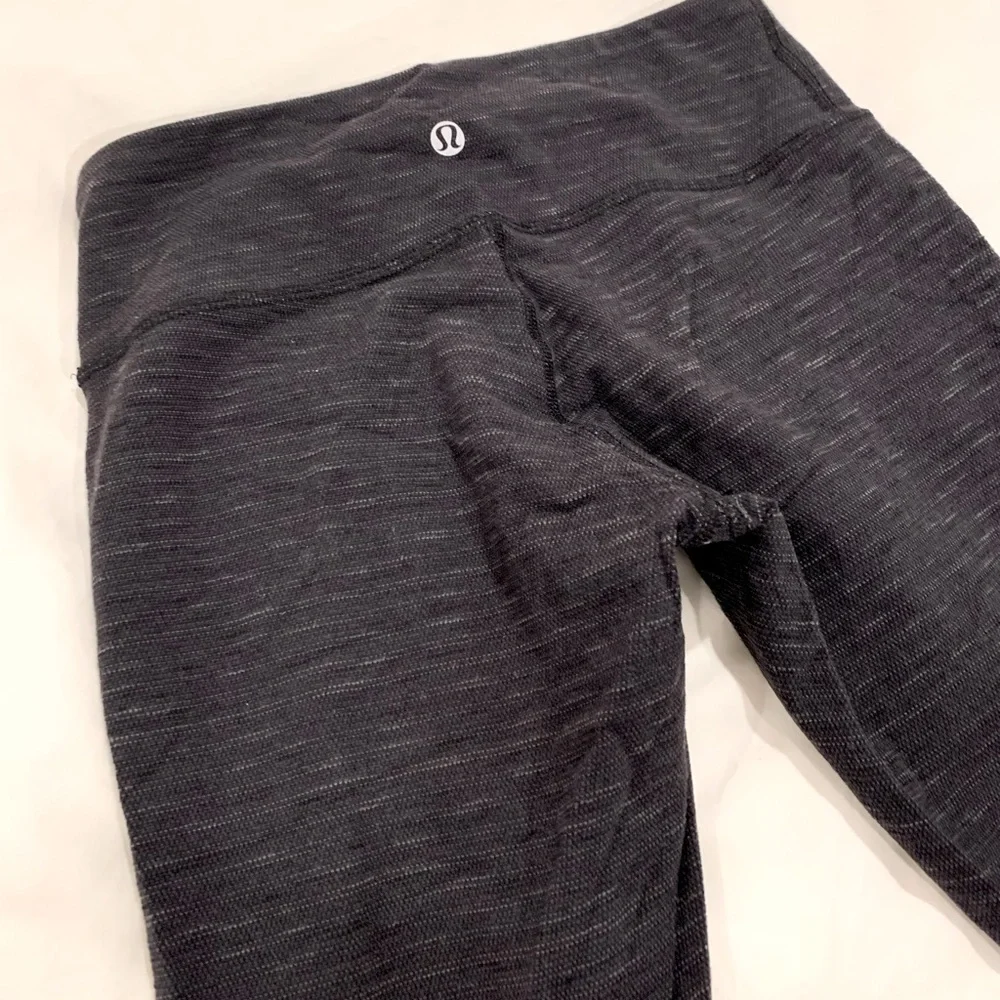 Lululemon leggings size 6 - Picture 3 of 3